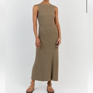 DISSH IVY MOSS SLEEVELESS MIDI DRESS Size L / Colour: Moss / Excellent Condition